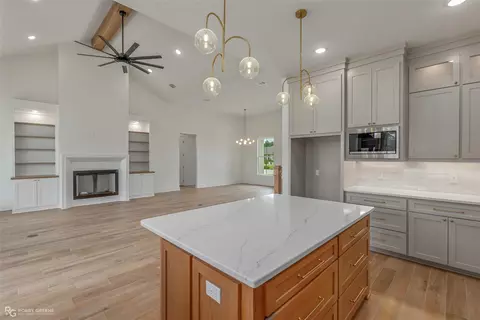 Living - 45 Turtle Creek Dr, Benton, LA 71006 photo 5 of 5