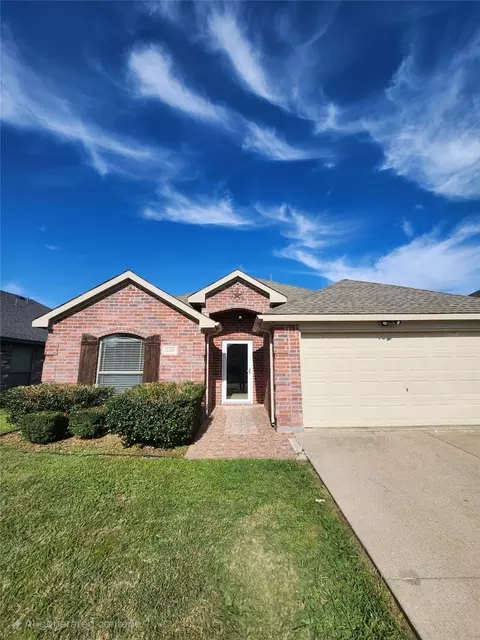 12229 Hunters Knoll Dr, Burleson, TX 76028