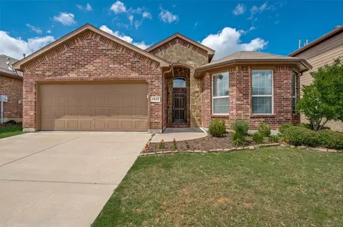 5825 Loveland Dr, Denton, TX 76208