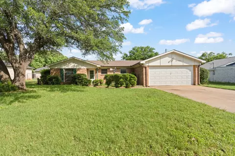 1218 Wedgewood Dr, Cleburne, TX 76033