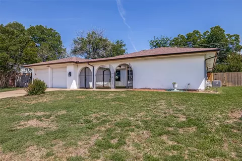 6229 Wheaton Dr, Fort Worth, TX 76133