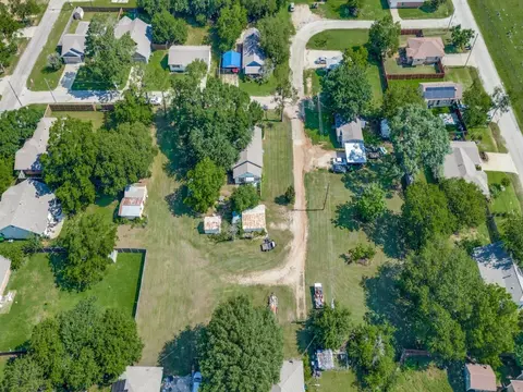 219 Evans St, Pilot Point, TX 76258