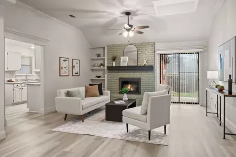 7013 Club Creek Dr, Fort Worth, TX 76137