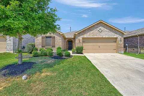 2617 Warren Ln, Aubrey, TX 76227