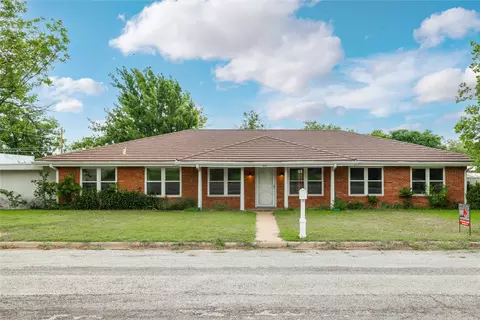 201 Palestine St, Coleman, TX 76834