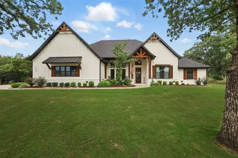 1020 Sky Rd, Weatherford, TX 76087