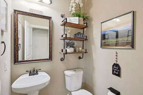 Bath - 9117 Conroe Dr, Argyle, TX 76226 photo 1 of 7