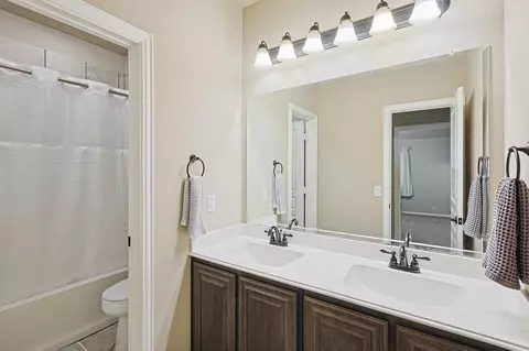 Bath - 9117 Conroe Dr, Argyle, TX 76226 photo 7 of 7