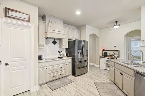 Kitchen - 9117 Conroe Dr, Argyle, TX 76226 photo 4 of 4