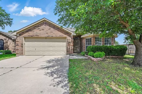 10700 Irish Glen Trl, Haslet, TX 76052