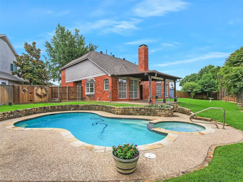 Exterior - 2302 Breaker Ct, Mckinney, TX 75072 photo 2 of 7