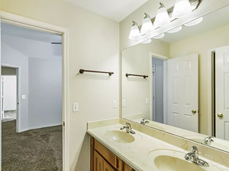 Bath - 2302 Breaker Ct, Mckinney, TX 75072 photo 5 of 5