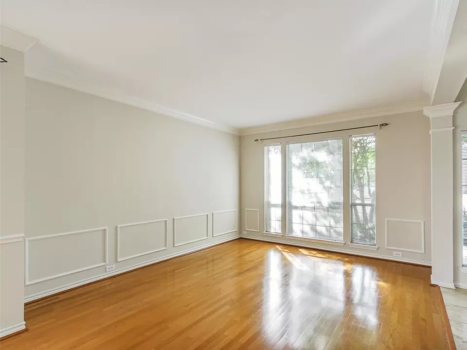 Living - 2302 Breaker Ct, Mckinney, TX 75072 photo 4 of 12