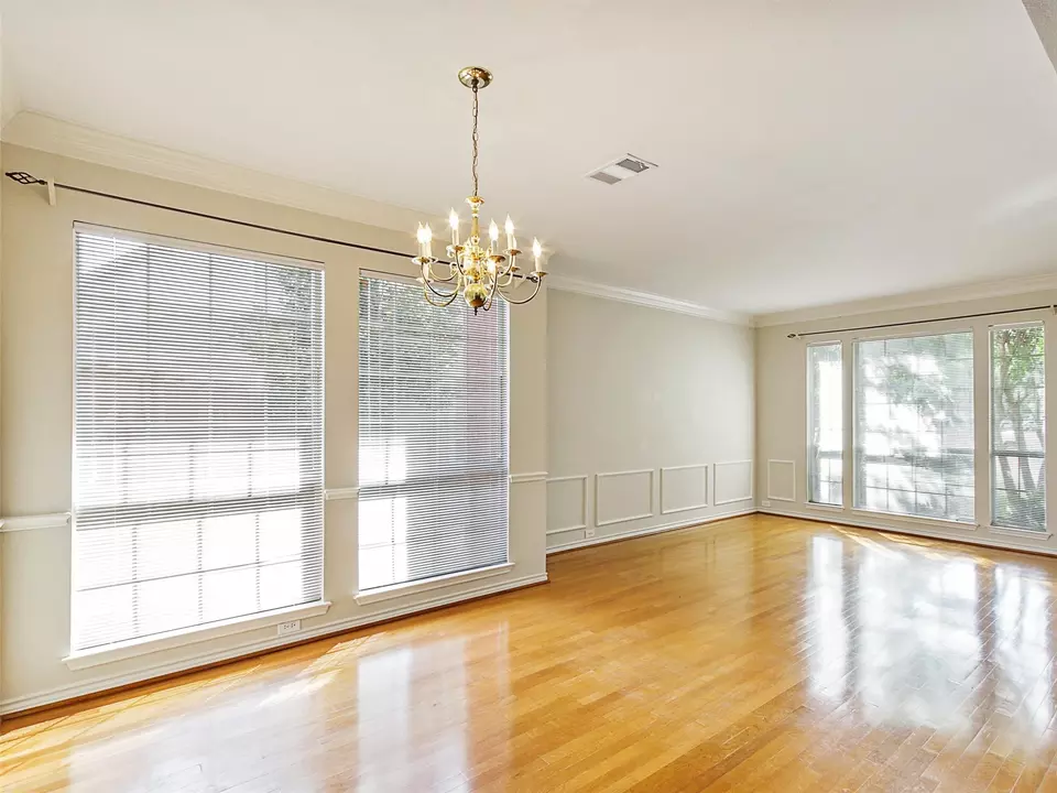 Living - 2302 Breaker Ct, Mckinney, TX 75072 photo 5 of 12