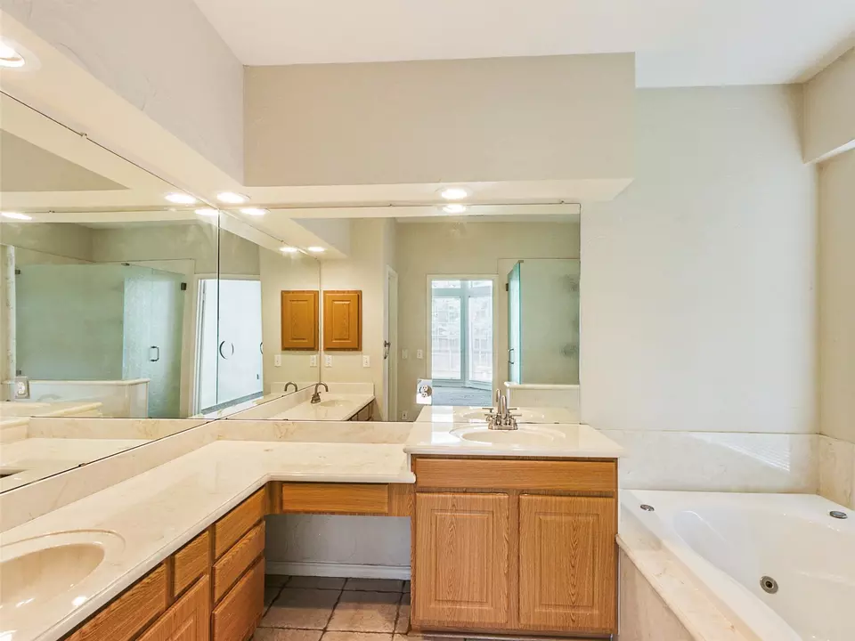 Bath - 2302 Breaker Ct, Mckinney, TX 75072 photo 1 of 5