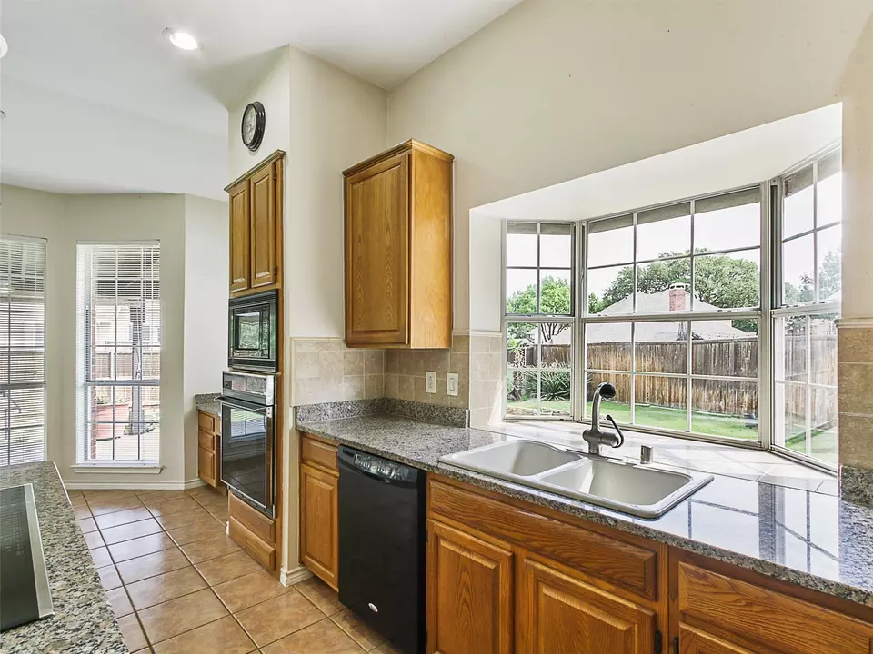 Kitchen - 2302 Breaker Ct, Mckinney, TX 75072 photo 3 of 6