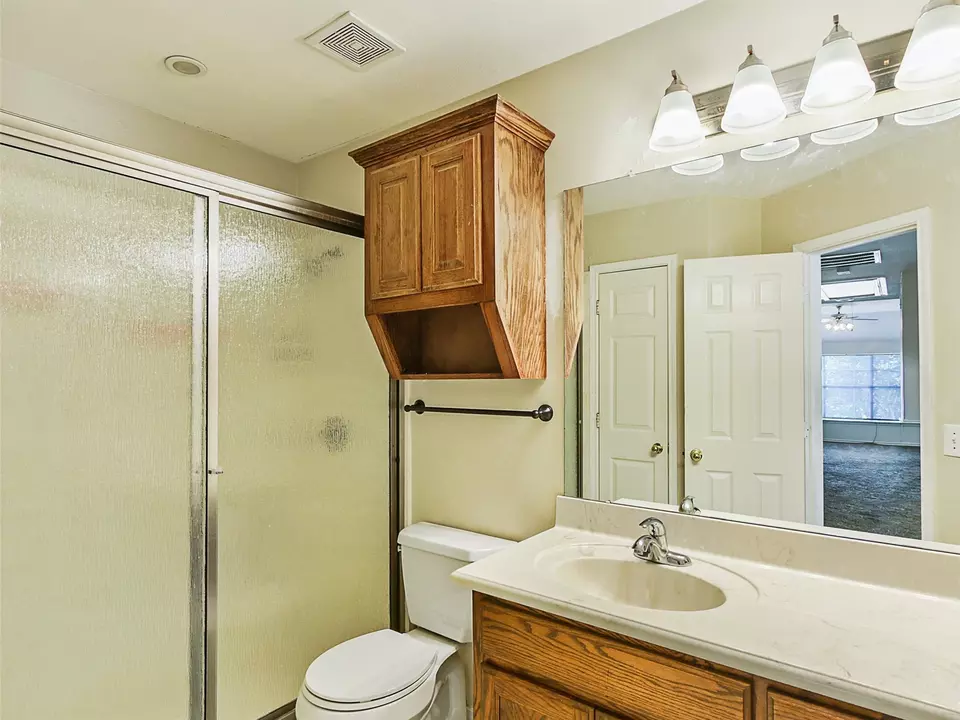 Bath - 2302 Breaker Ct, Mckinney, TX 75072 photo 4 of 5