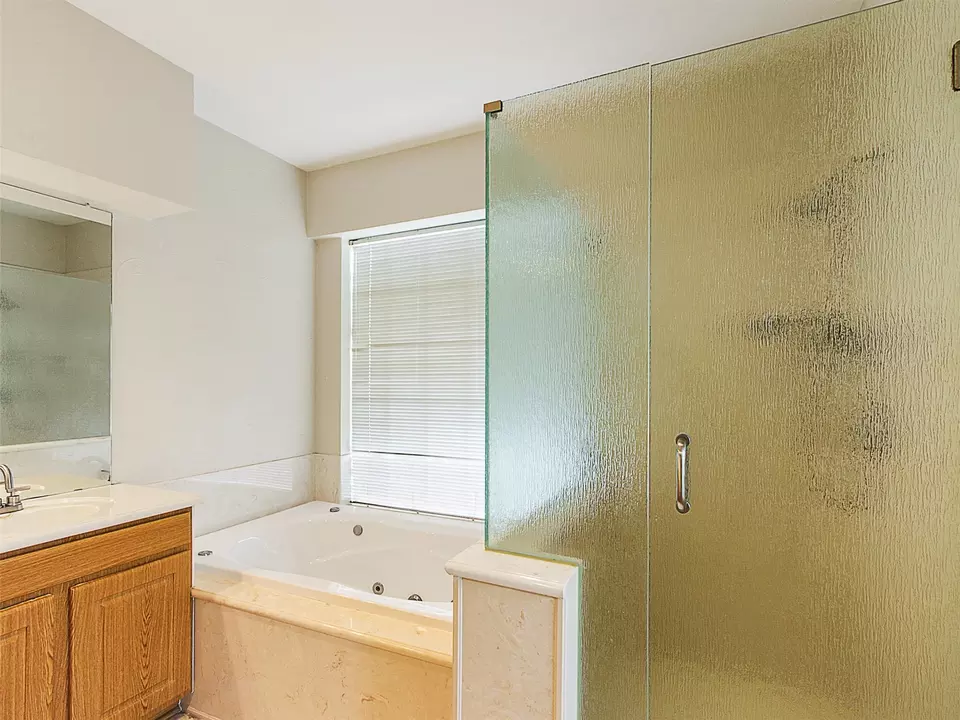 Bath - 2302 Breaker Ct, Mckinney, TX 75072 photo 2 of 5