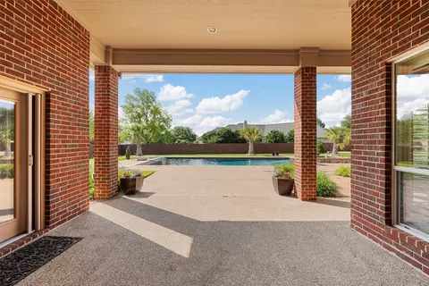 Exterior - 2010 Rustic Trl, Mcgregor, TX 76657 photo 5 of 7