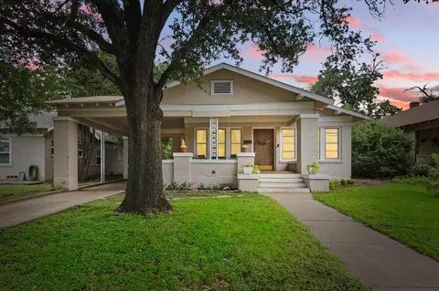 1425 W Gambrell St, Fort Worth, TX 76115