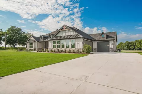 25 Luther Ln, Sherman, TX 75090