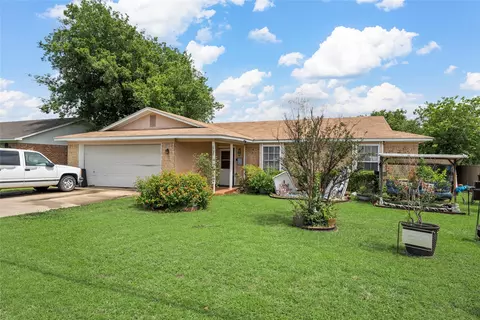 812 W Warren St, Hewitt, TX 76643
