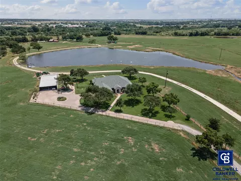 1221 Park N Blvd, Cleburne, TX 76033