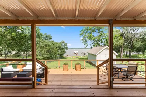 142 Ivy Ln, Mabank, TX 75156
