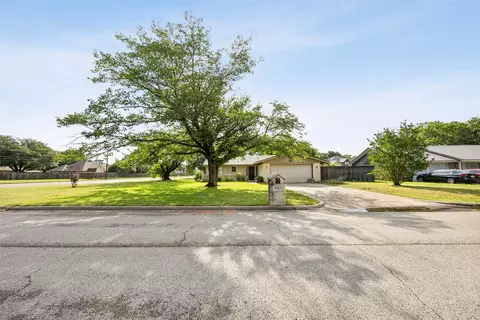 1 Timberside Dr, Greenville, TX 75402