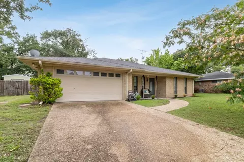2916 Lafayette St, Corsicana, TX 75110