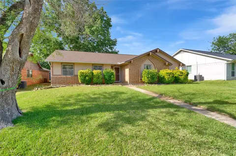 1626 Chisolm Trl, Lewisville, TX 75077