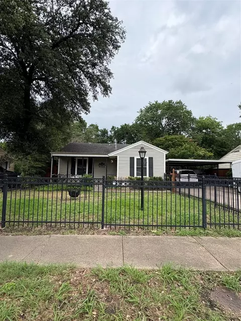 8634 Comer Dr, Dallas, TX 75217
