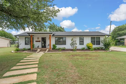 10025 Cedar Rock Pkwy, Crawford, TX 76638