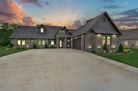 58 Lone Oak Blvd, Pottsboro, TX 75076