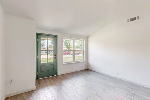 409 Fleming Dr, Hurst, TX 76053 photo 3