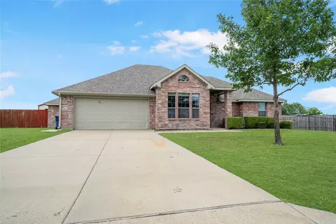 105 Universal Dr, Royse City, TX 75189