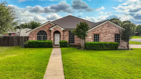 229 Willow Creek Dr, Weatherford, TX 76085