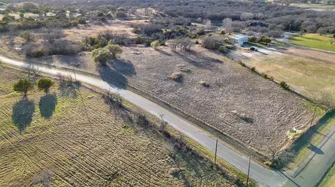 7922 Boswell Ct, Lipan, TX 76462