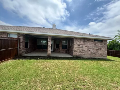 Exterior - 195 Rolling Ct, Lancaster, TX 75146 photo 2 of 5