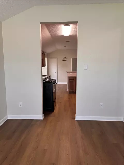 Entry Way - 195 Rolling Ct, Lancaster, TX 75146 photo 2 of 3