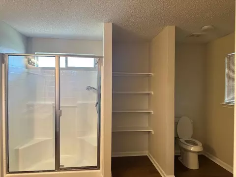 Bath - 195 Rolling Ct, Lancaster, TX 75146 photo 1 of 3