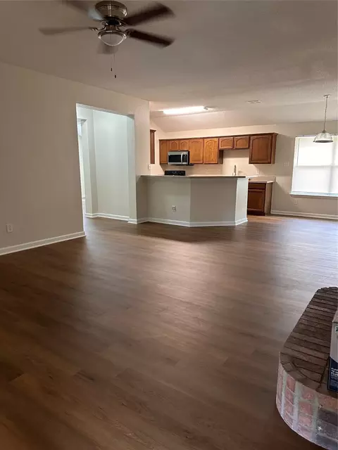 Living - 195 Rolling Ct, Lancaster, TX 75146 photo 2 of 2