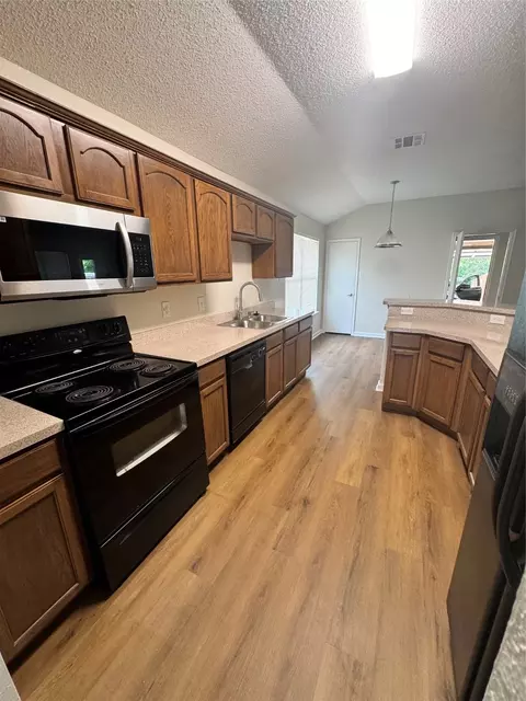 Kitchen - 195 Rolling Ct, Lancaster, TX 75146 photo 3 of 3