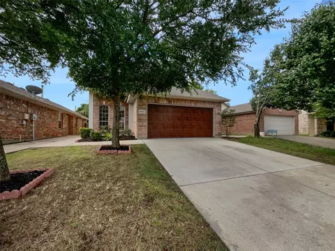 3032 Thicket Bend Ct, Fort Worth, TX 76244