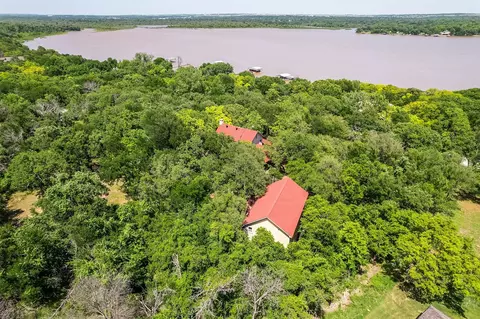 213 Eagle Pt N, Azle, TX 76020