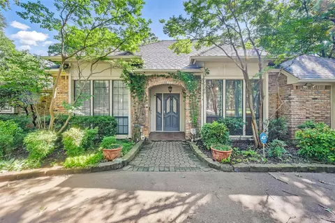 2915 Rush Creek Dr, Arlington, TX 76017
