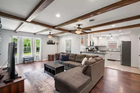803 S Rusk St, Gainesville, TX 76240