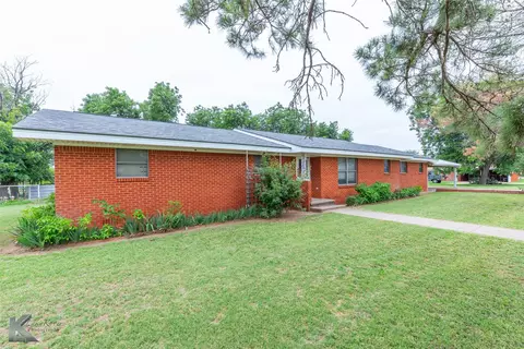 509 9th St, O'brien, TX 79539