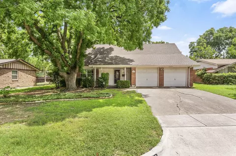 4700 Roxie St, Haltom City, TX 76117