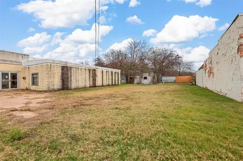 1119 W Hubbard St, Mineral Wells, TX 76067